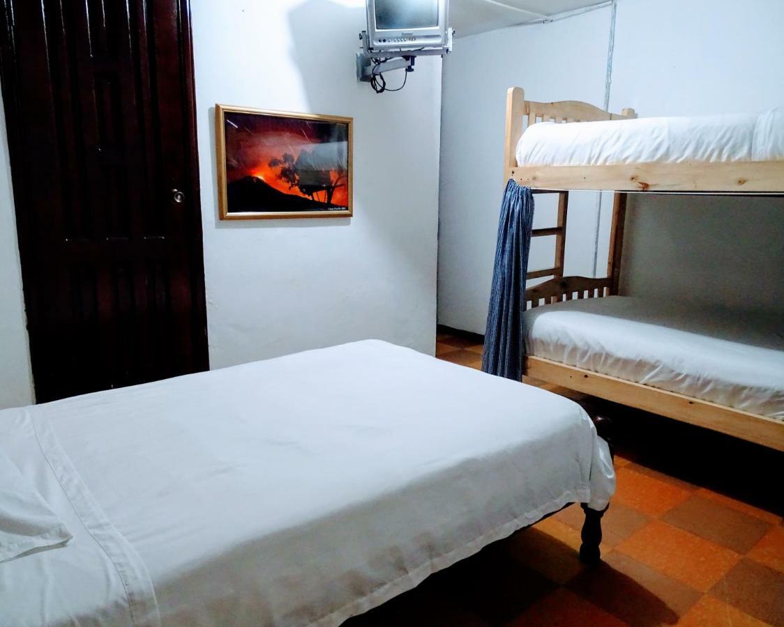Erupcion Art Hotel & Hostel Baños Zewnętrze zdjęcie